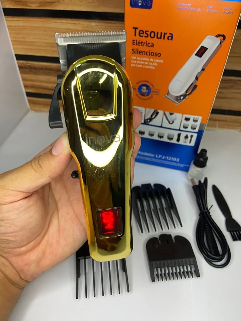 MAQUINA DE CORTAR CABELO INOVA Dourada LFJ-12193