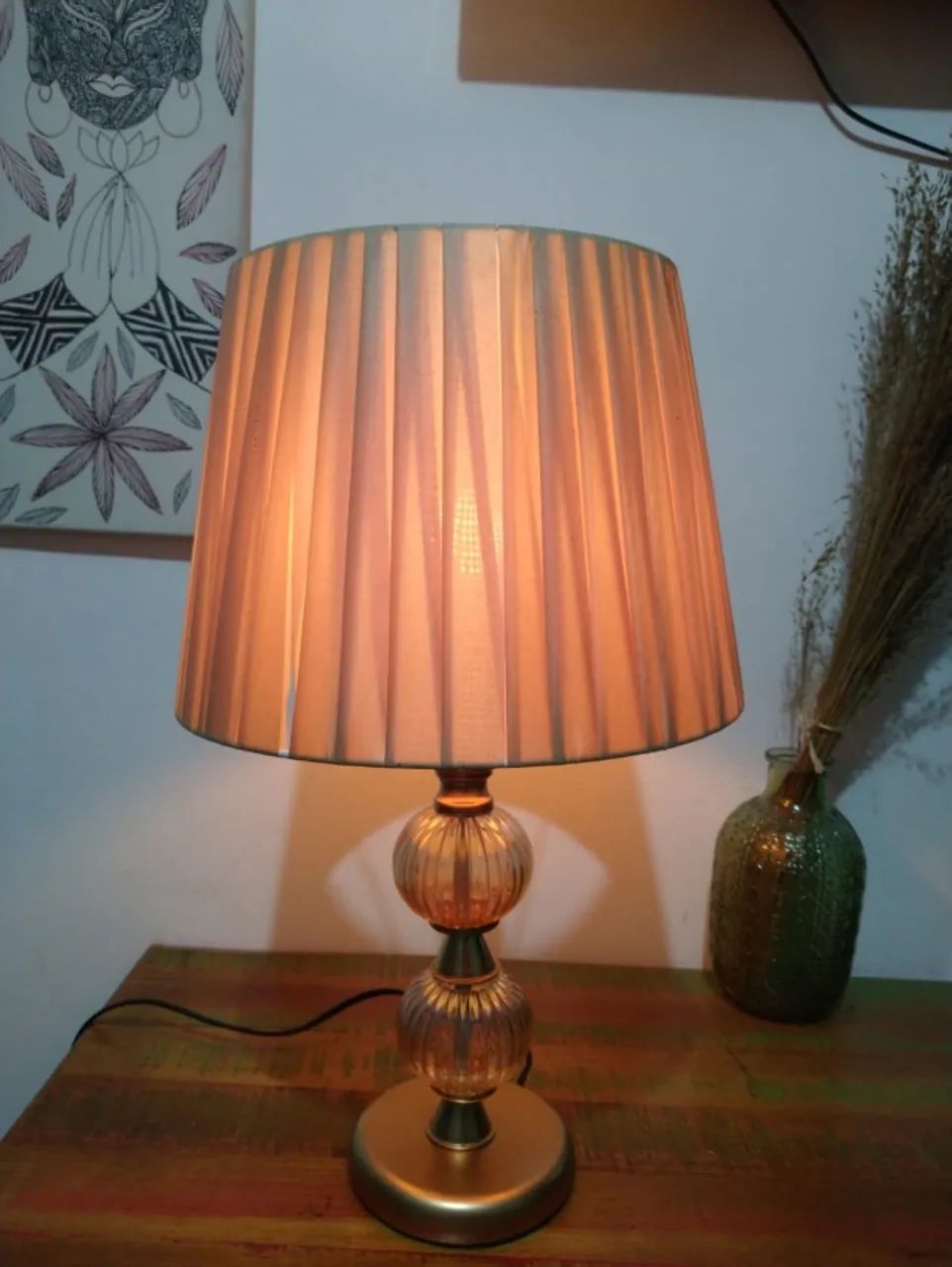 abajur de metal e vidro lindo - Foto 2
