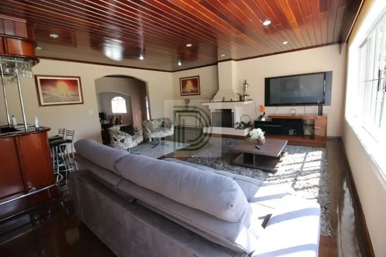 Sobrado à venda - 280m², 3 suítes, 4 vagas - Adalgisa