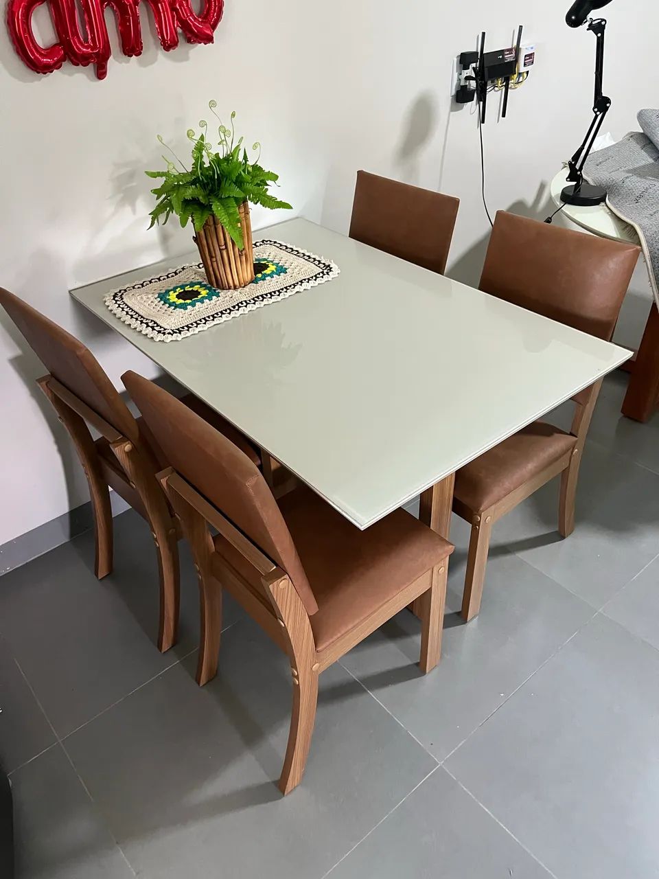 Mesa com 4 cadeiras  - Foto 3