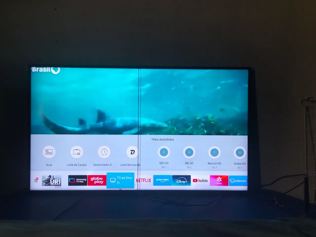 Vendo TV Samsung smart 50 polegadas funciona perfeitamente com duas linhas no meio  - Foto 2
