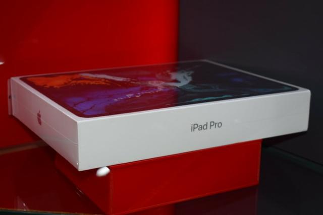 Apple iPad Pro 12.9" 64GB Wi-Fi + 4G Silver MTHP2LL/A - Produto Novo, Lacrado - Foto 2