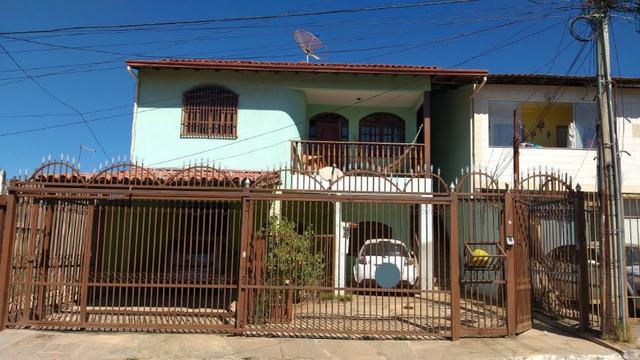 Excelente Imóvel com 03 moradias na Quadra 202 do Residencial Oeste