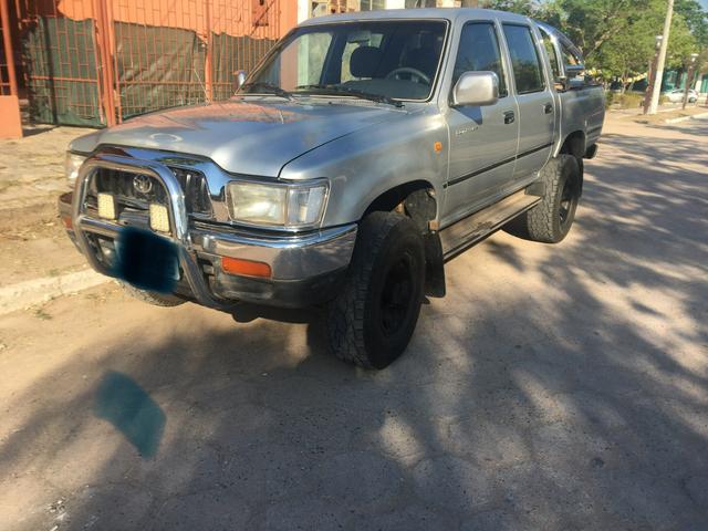 Hilux 3.0 4x4 turbo 2002 linda - Foto 5