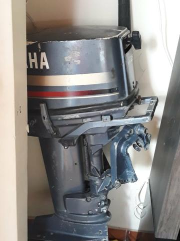 Vende-se, motor 25 funcionando .barco com a carochinha