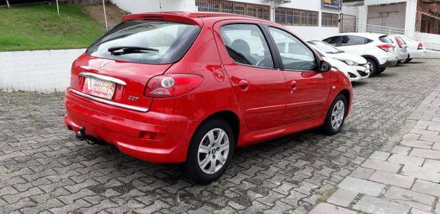 Peugeot 207 xr 1.4 ano 2011 completo - Foto 5