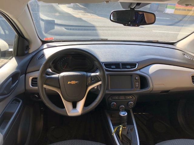 Chevrolet Onix LT 1.0 Mec 2017 - Foto 12