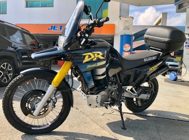 MOTO SUZUKI DR800 S