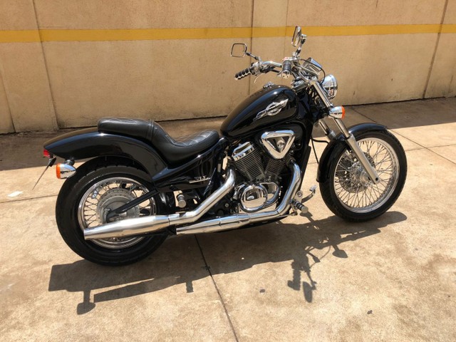 MOTO SHADOW 600