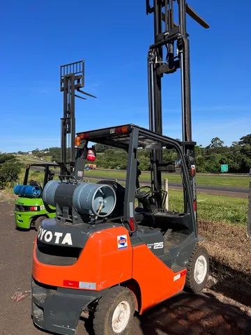 Empilhadeira Toyota 8FG25 triplex 2018