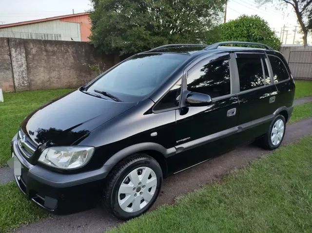 GM-Chevrolet Zafira Expression 2010 BAIXA KM