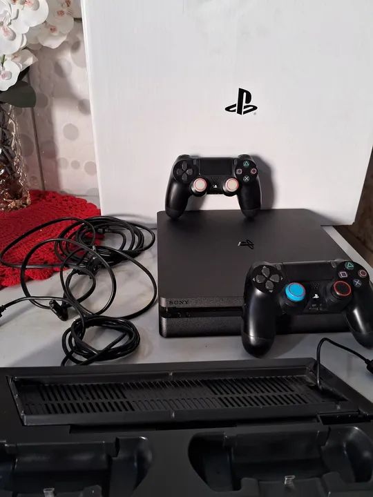 Ps4 slim 1TB semi novo+suporte com cooler
