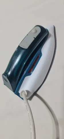 Ferro de Passar Portatil a Vapor 110/220v