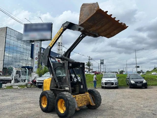Mini escavadeira new holland - Foto 2