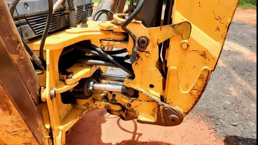 Retroescavadeira New Holland B110B Ano 2014 - Foto 2