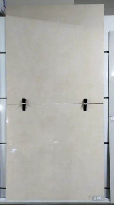 Piso polido 82x82 Detroit Crema  