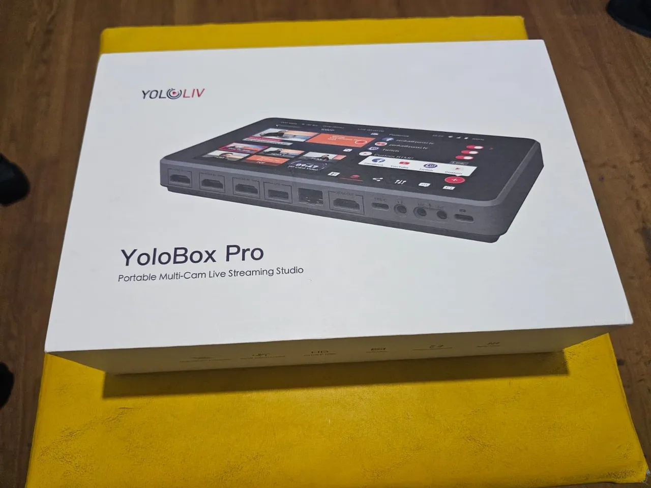YoloBox Pro - Estúdio de Streaming Portátil