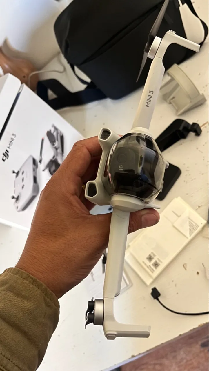 Drone mini 3 impecável 1 bateria dura 38 minutos