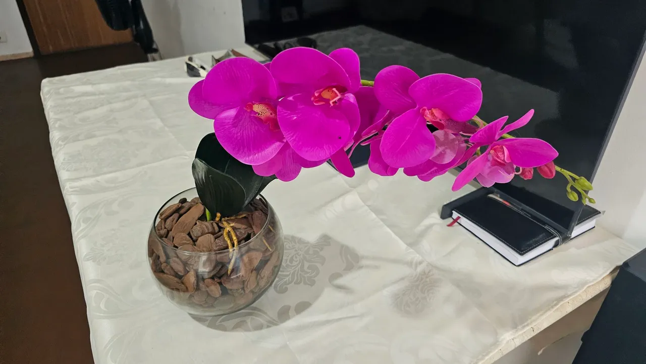 Arranjo Orquídea Artificial Toque Real Silicone 3d + Vaso Cor fúcsia