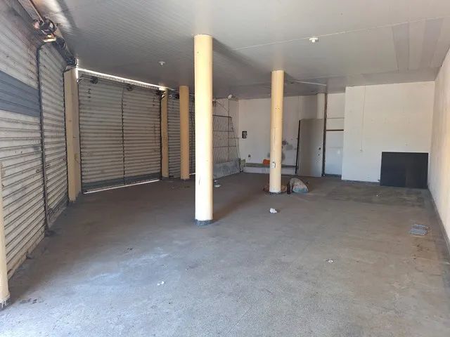 Ponto comercial/Loja/Box locação e vendacom 102 m2 em Ipitanga - Lauro de Freitas - BA