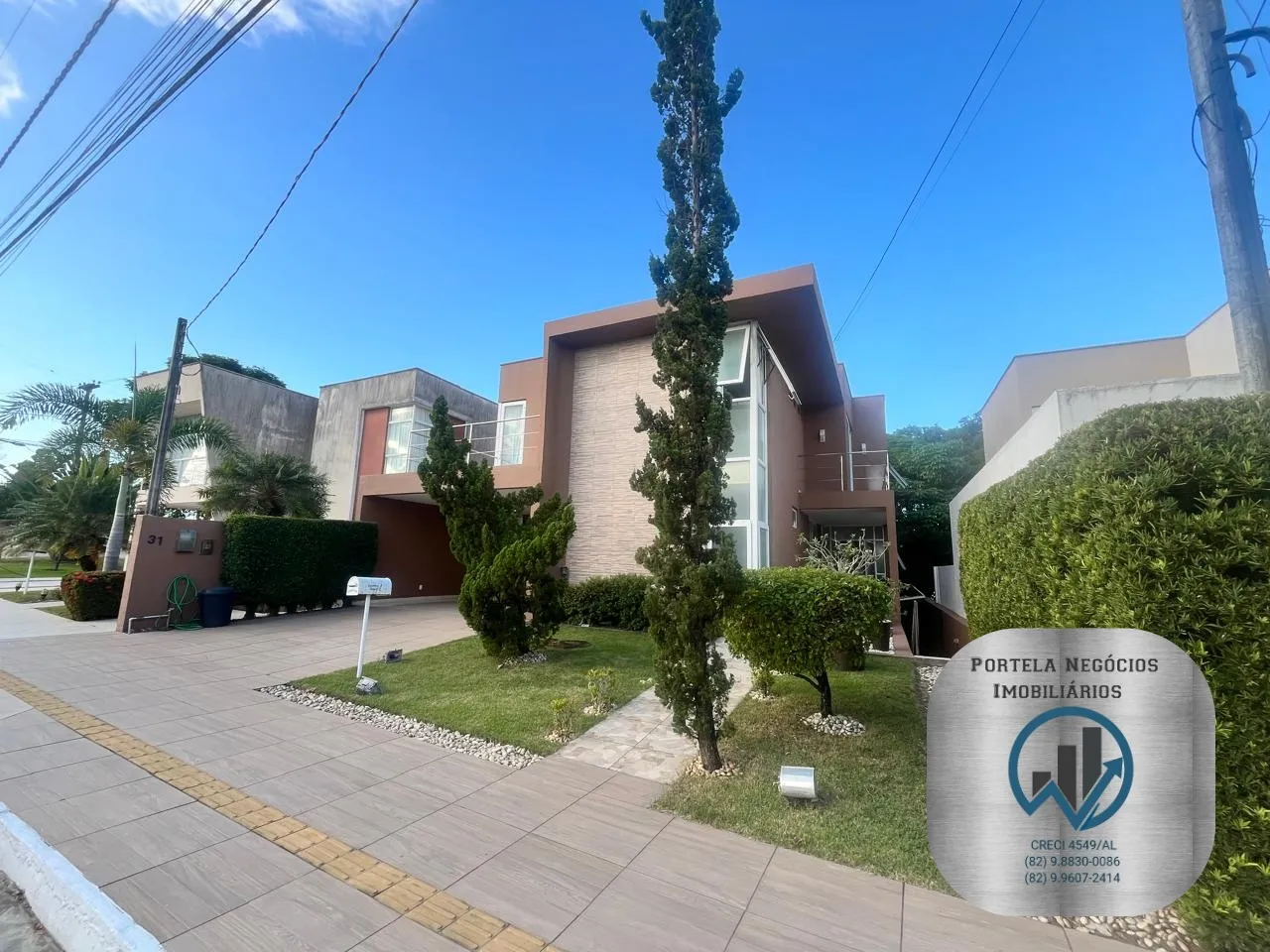 Condomínio no Antares, 4/4, 3 suítes, 4 vagas, planejados, espaço gourmet, piscina