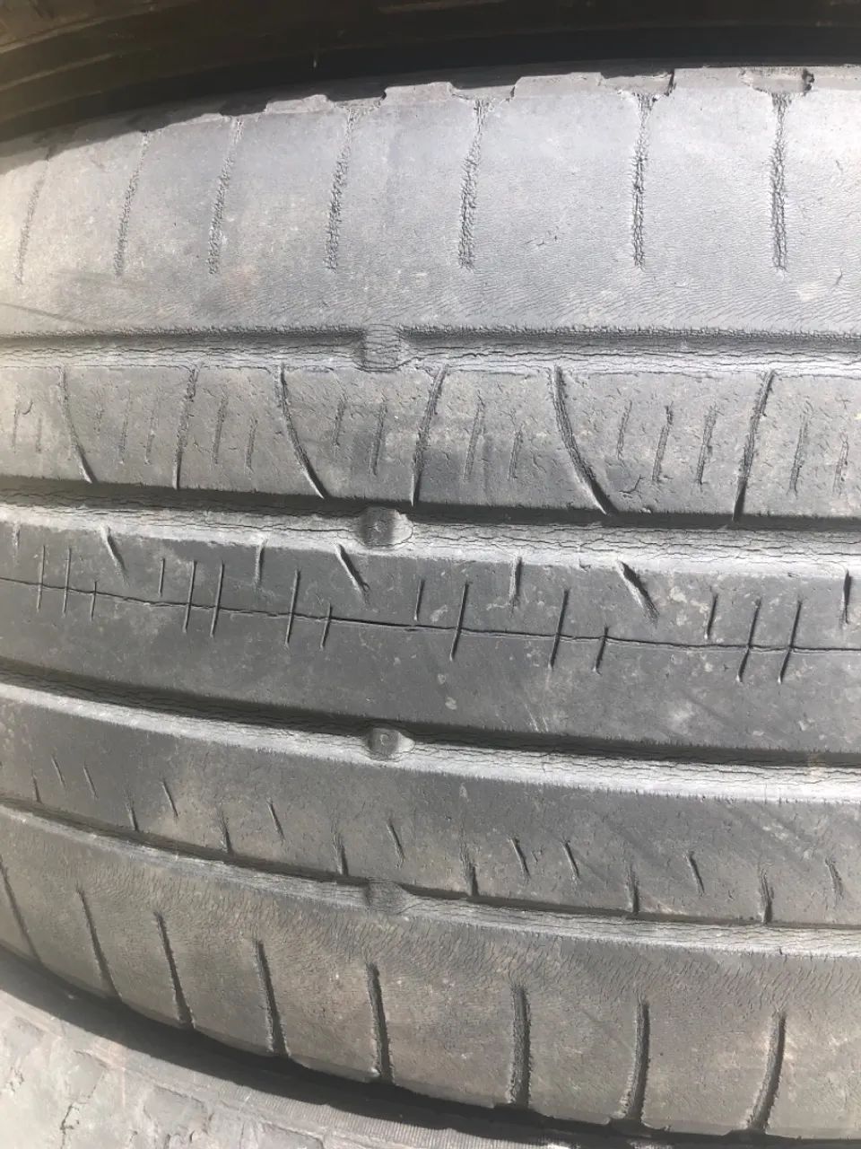 4 Pneus Pirelli usados aro 18 - Foto 5