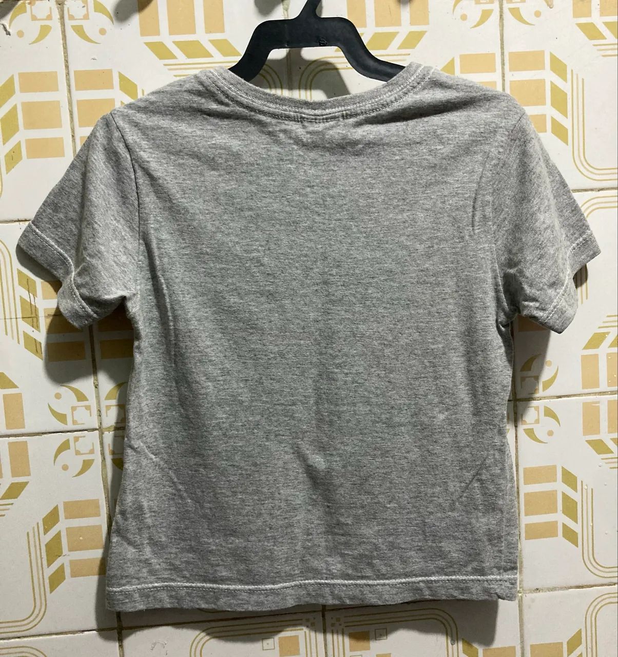 Camiseta Cinza Infantil Manga Curta do Mickey de óculos, Tam 2 - Foto 3