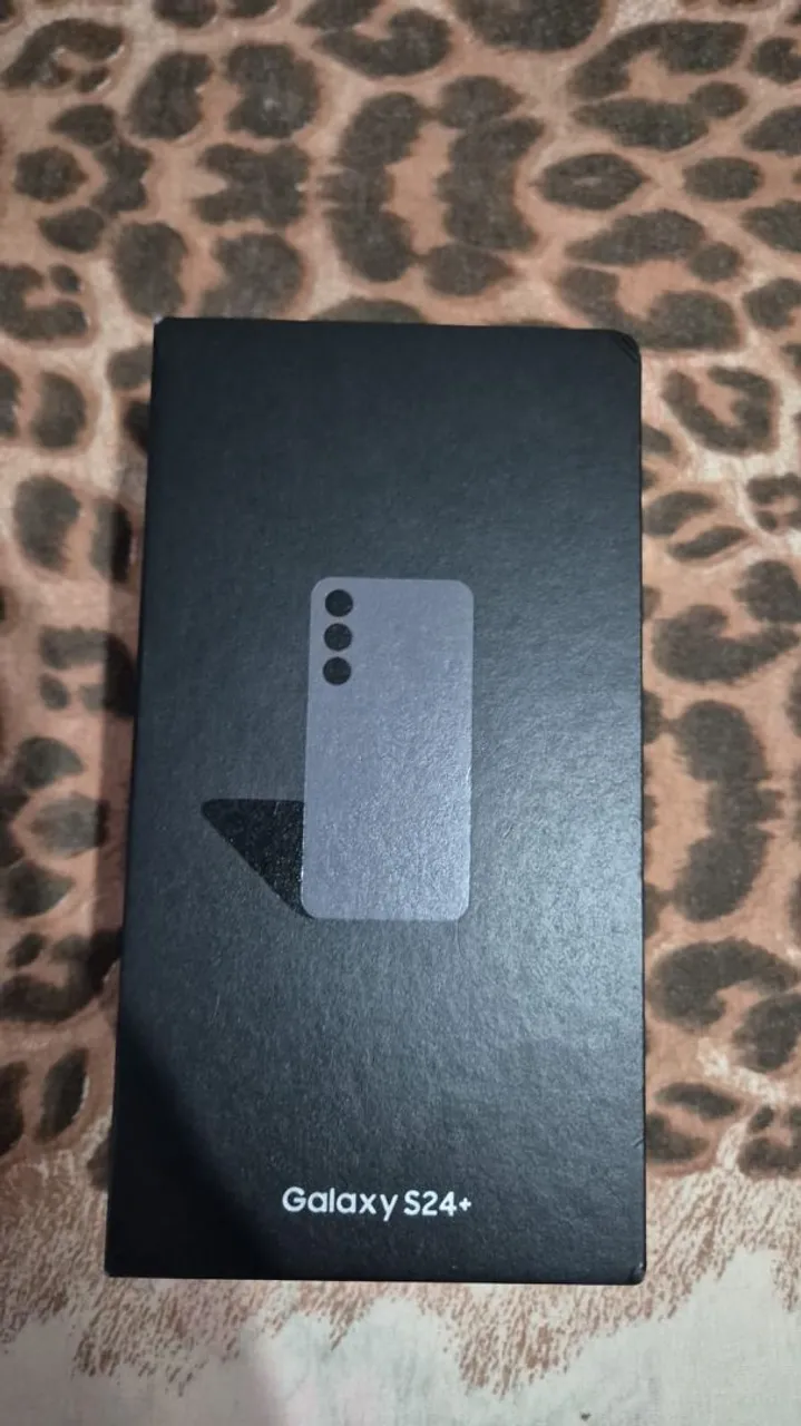 Celular perfeito em ótimo estado d3 conservação, ainda na garantia.