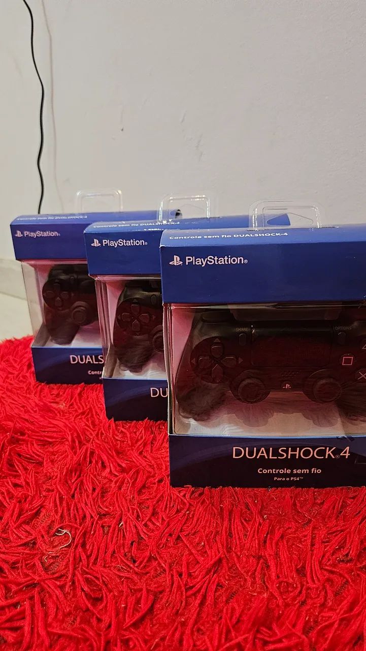 Controles de Ps4 novos na caixa 