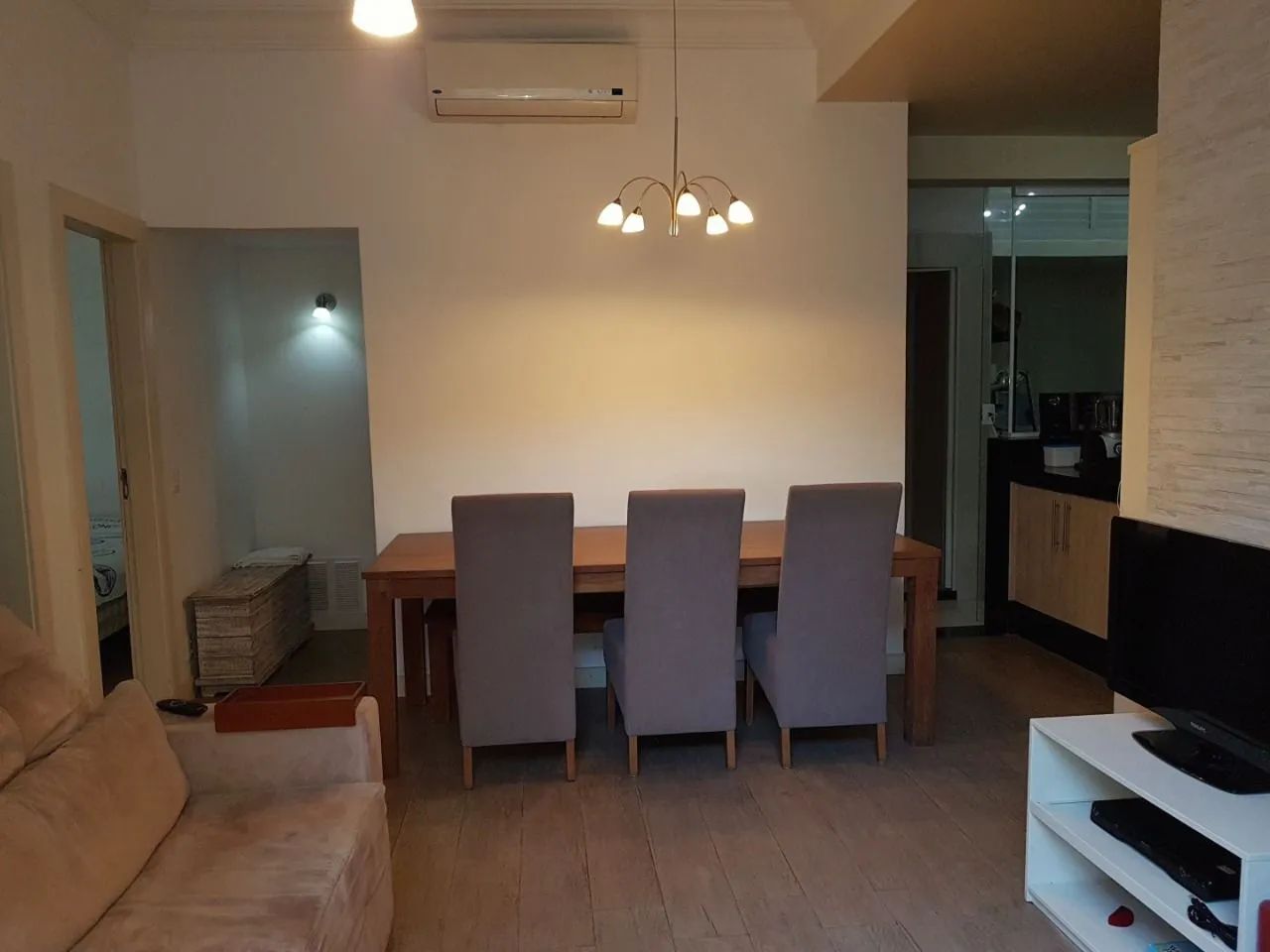 Mesa de Jantar de madeira maciça - Foto 2