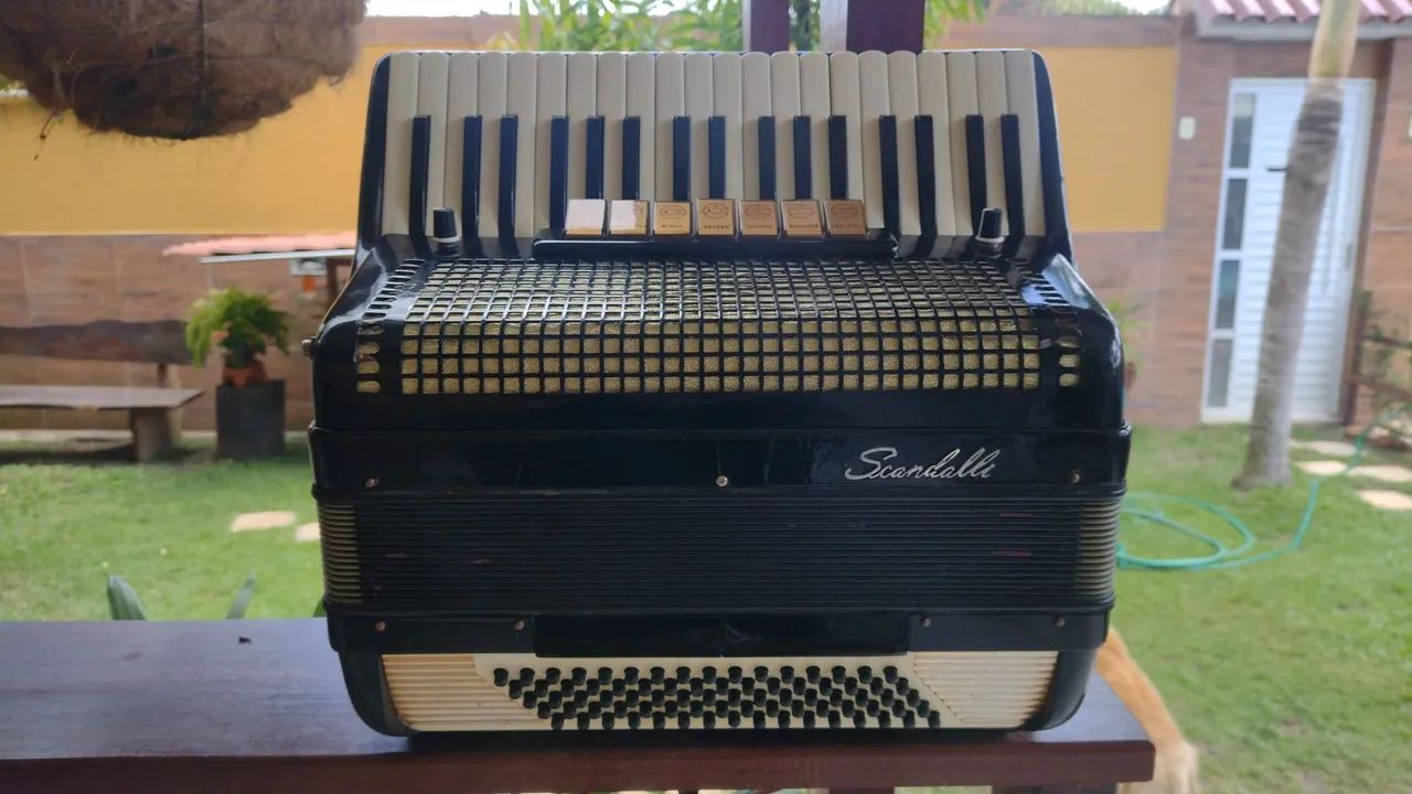 ACORDEON SANFONA SCANDALLI ITALIANA 80 BAIXOS AFINADA E TOP DE SOM 