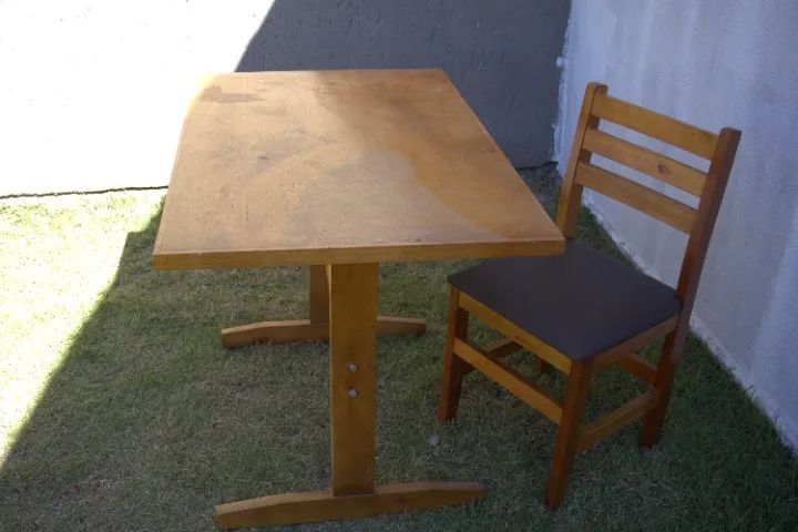 MESA RETANGULAR 70 X 1,10 CM  COM 4 CADEIRAS