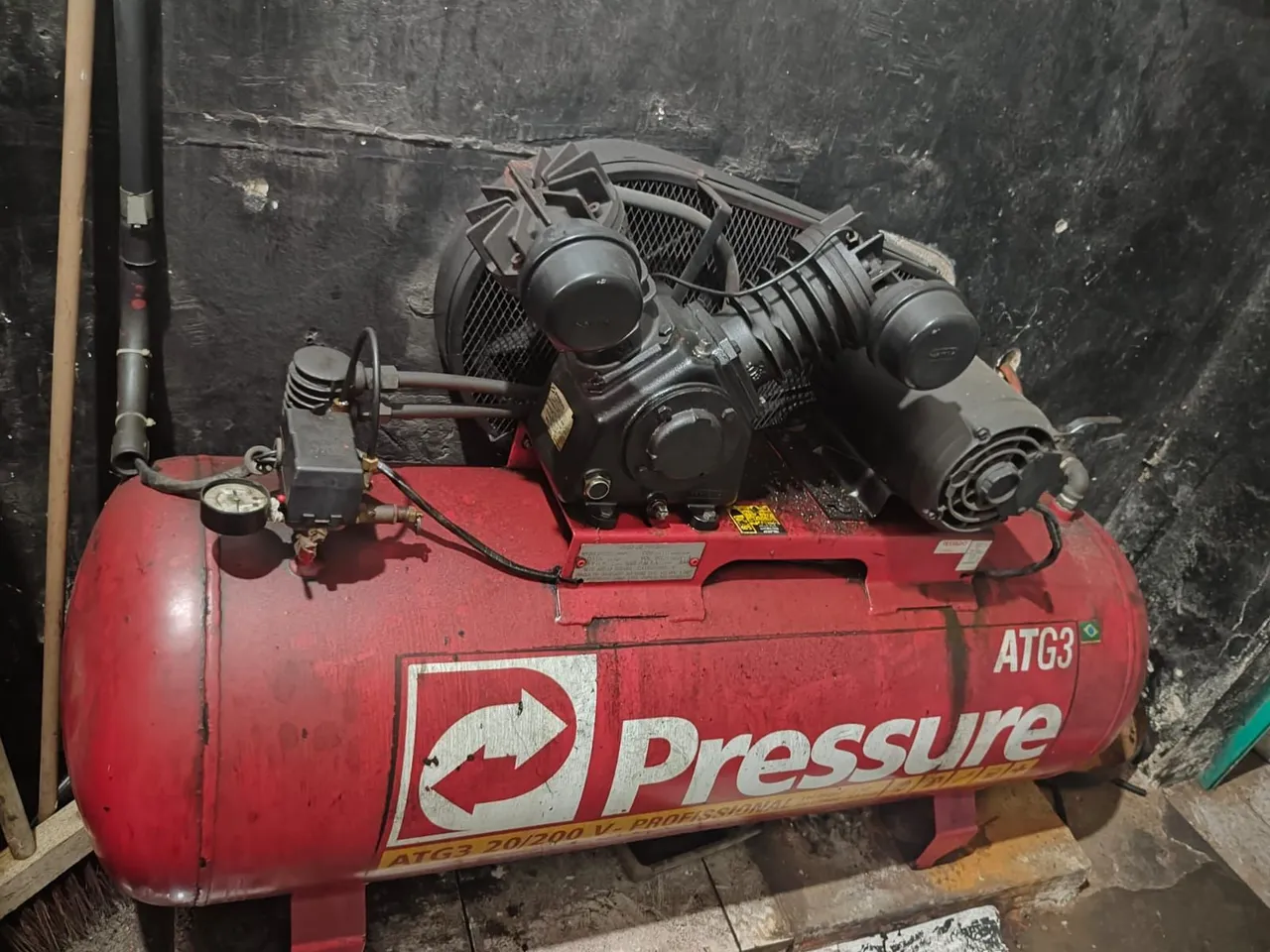 Compressor de Ar PRESSURE 20 pés 200 Litros