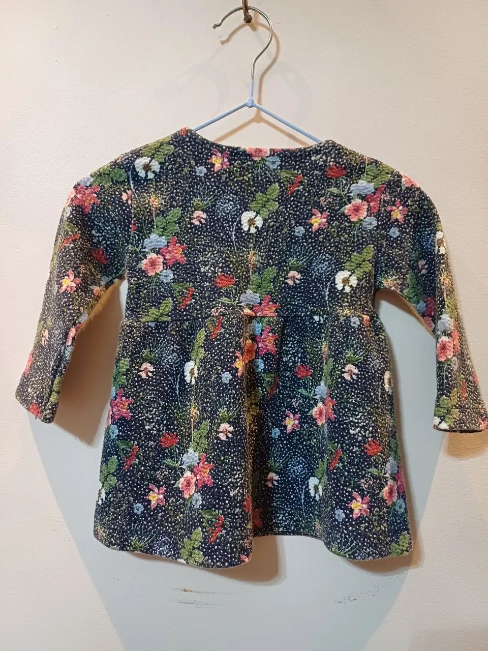 Vestido floral baby Zara manga longa  - Foto 2