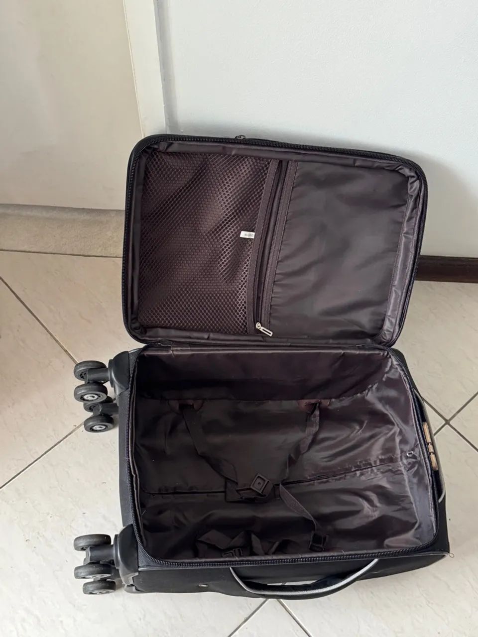 Mala de Viagem Coleman - Preta - P - Foto 4