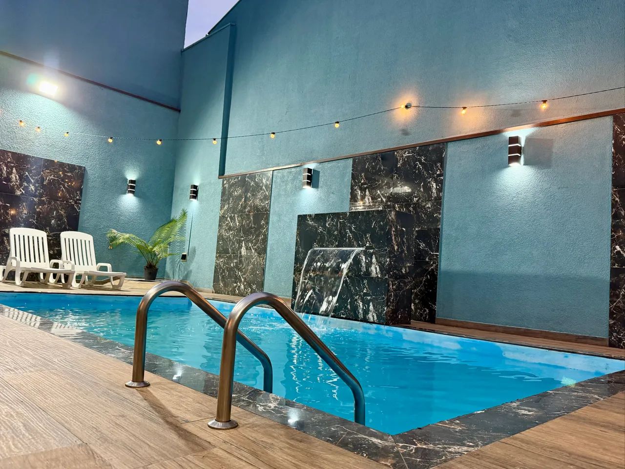 Casa perfeita, na quadra do mar, com piscina, p 10 pessoas 