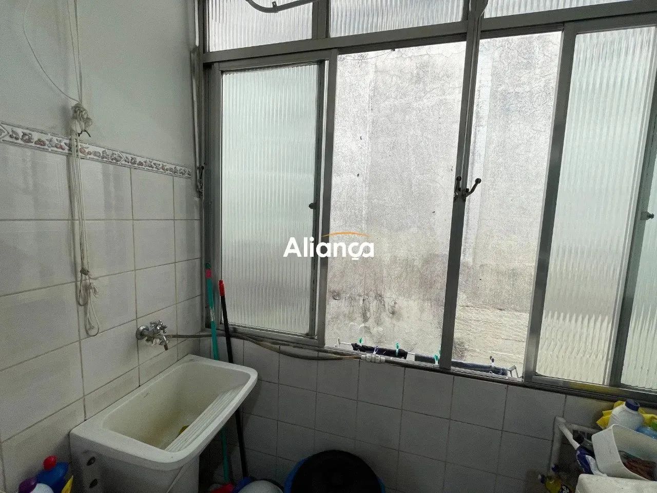 Apartamento para aluguel com 2 dormitórios, terraço coletivo no bairro Petrópolis em Porto - Foto 7