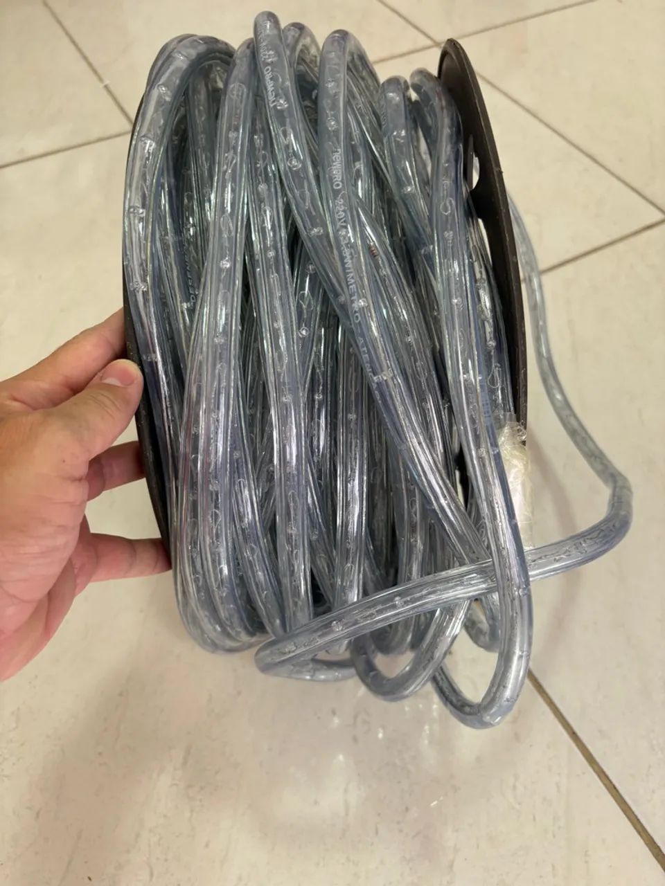 Vendo 39 metros de mangueira de led na cor verde  - Foto 2