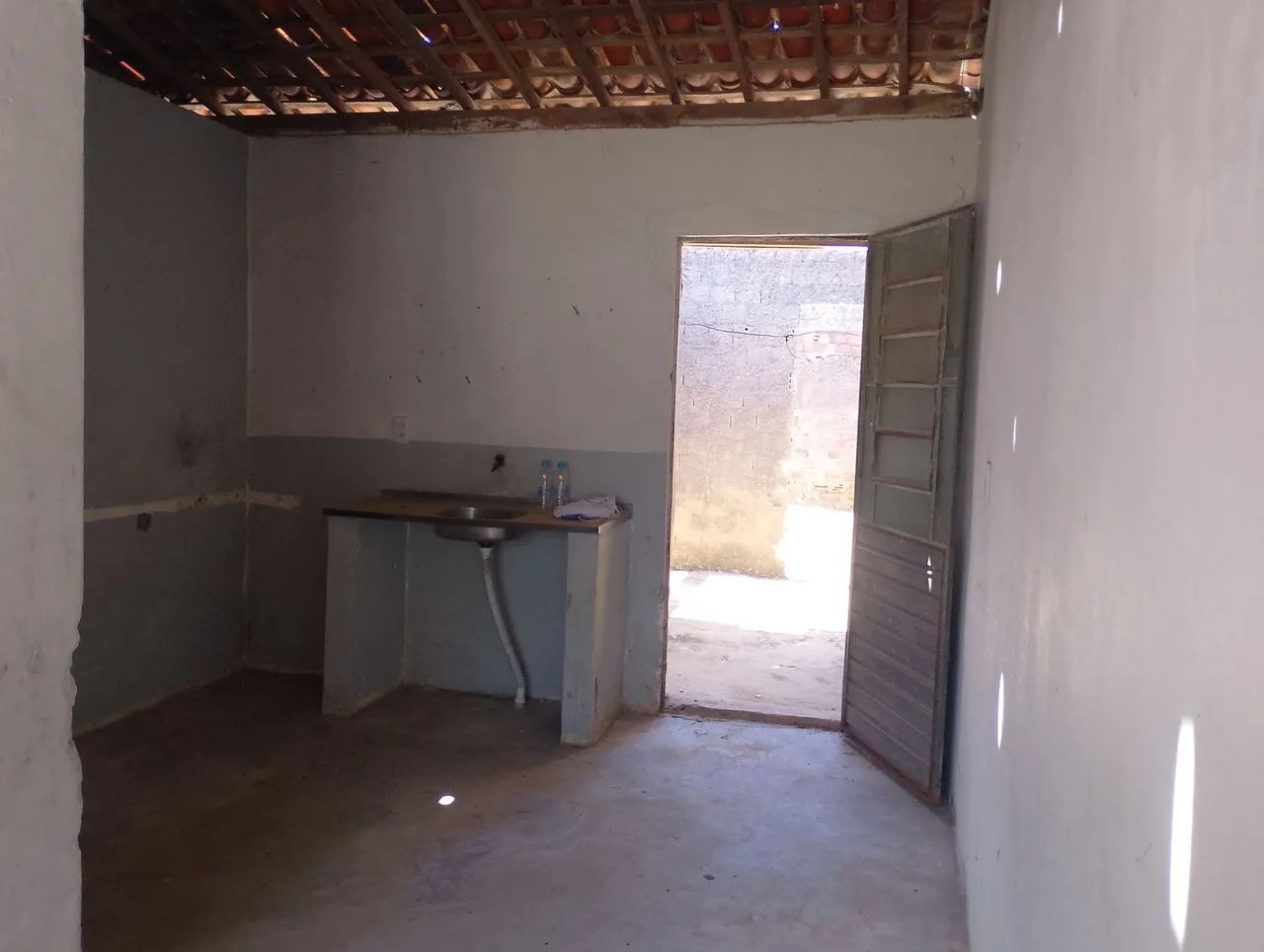 Vendo casa com área para construir! - Foto 3