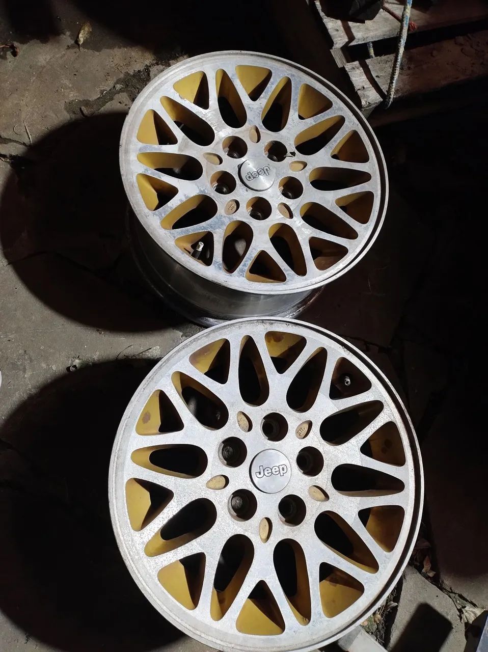 Duas Rodas aro 15 da jeep cherokee