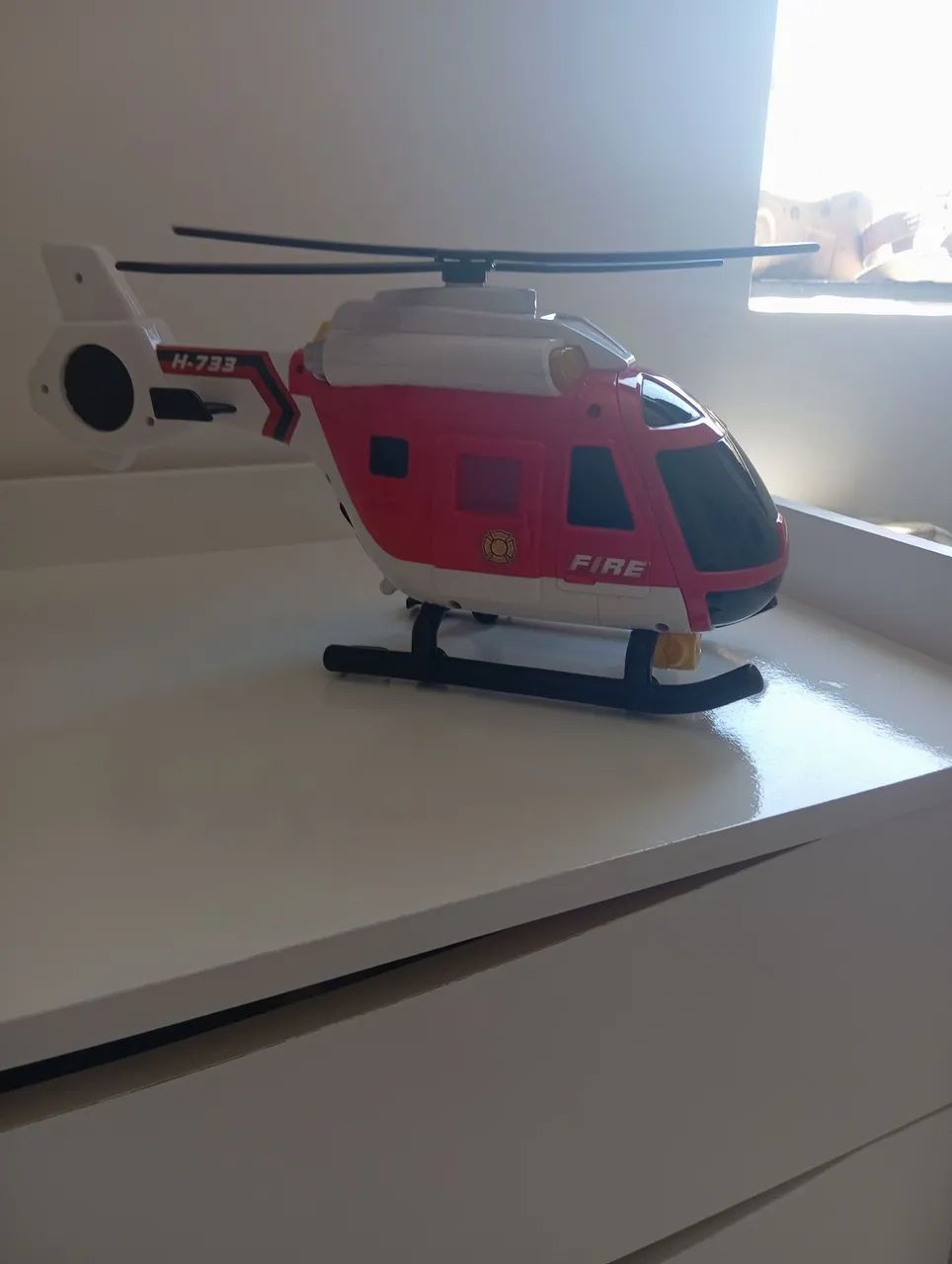 VENDE SE HELICÓPTERO DE BRINQUEDO