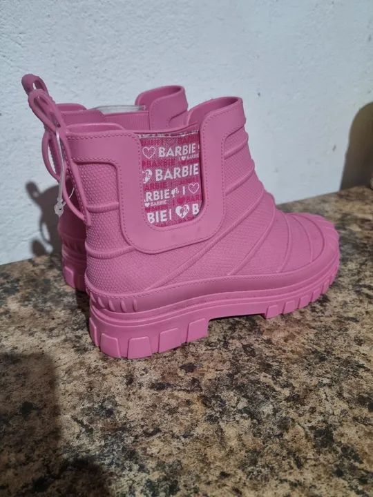 Bota da Barbie nova 33/34 - Foto 3