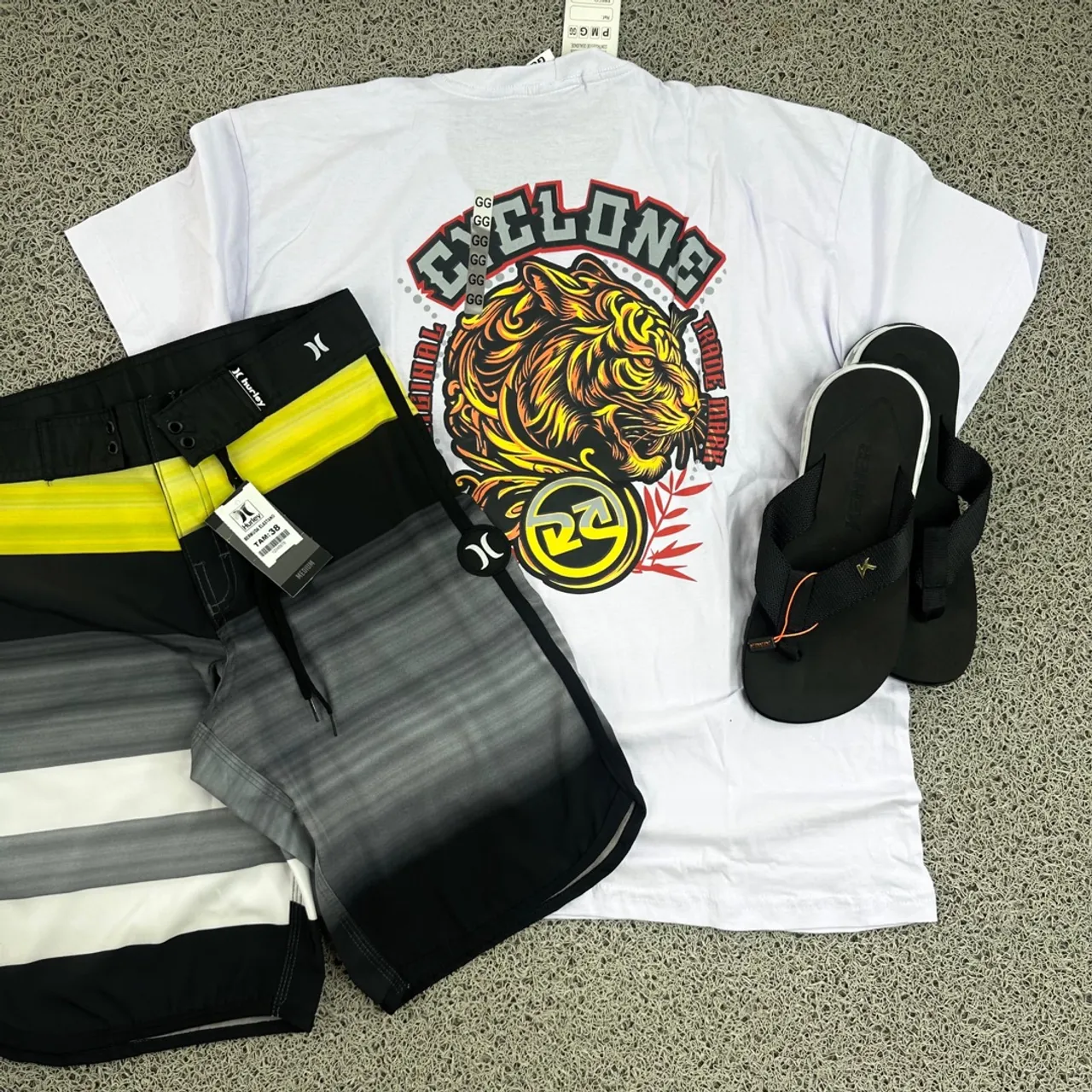 Kit Praia Cyclone - Camiseta + Shorts + Chinelo