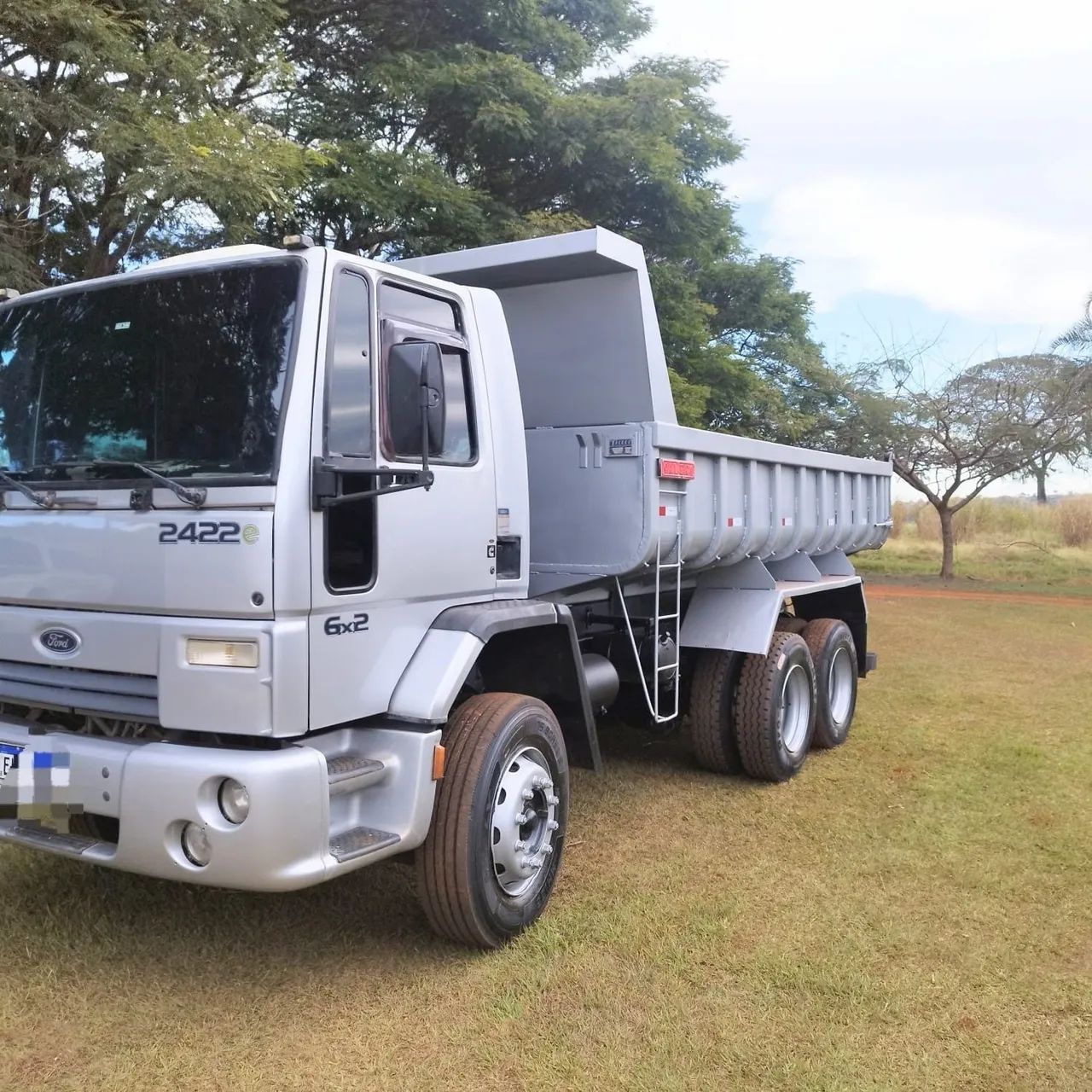 Caminhão caçamba Ford cargo 2422 ano 2010/11 - Foto 2