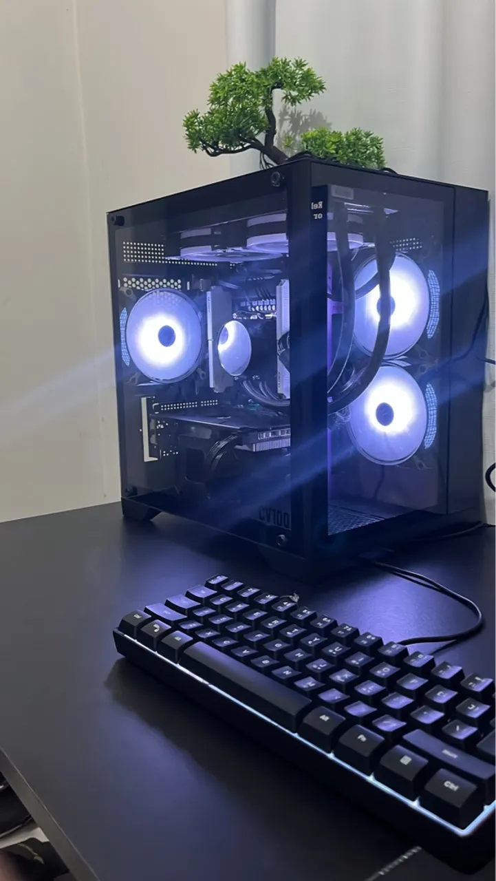PC Gamer Personalizado com LED e Bonsai