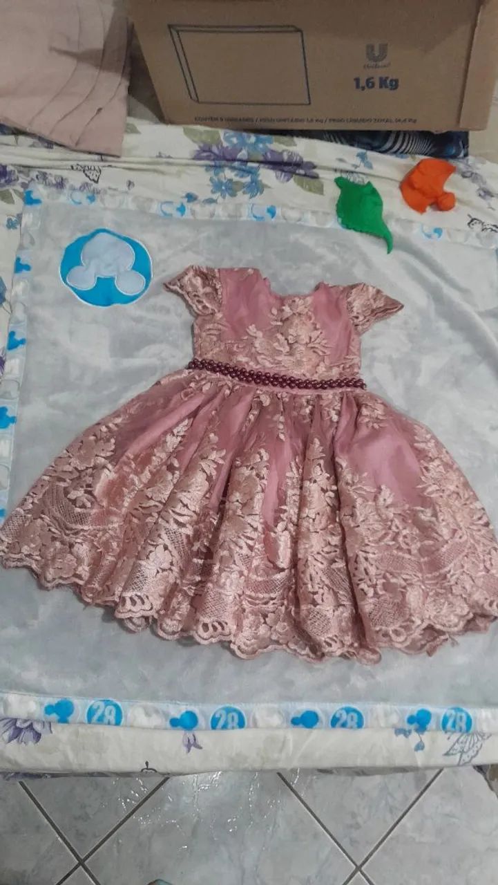 Vestido de renda para menina - Rosa claro
