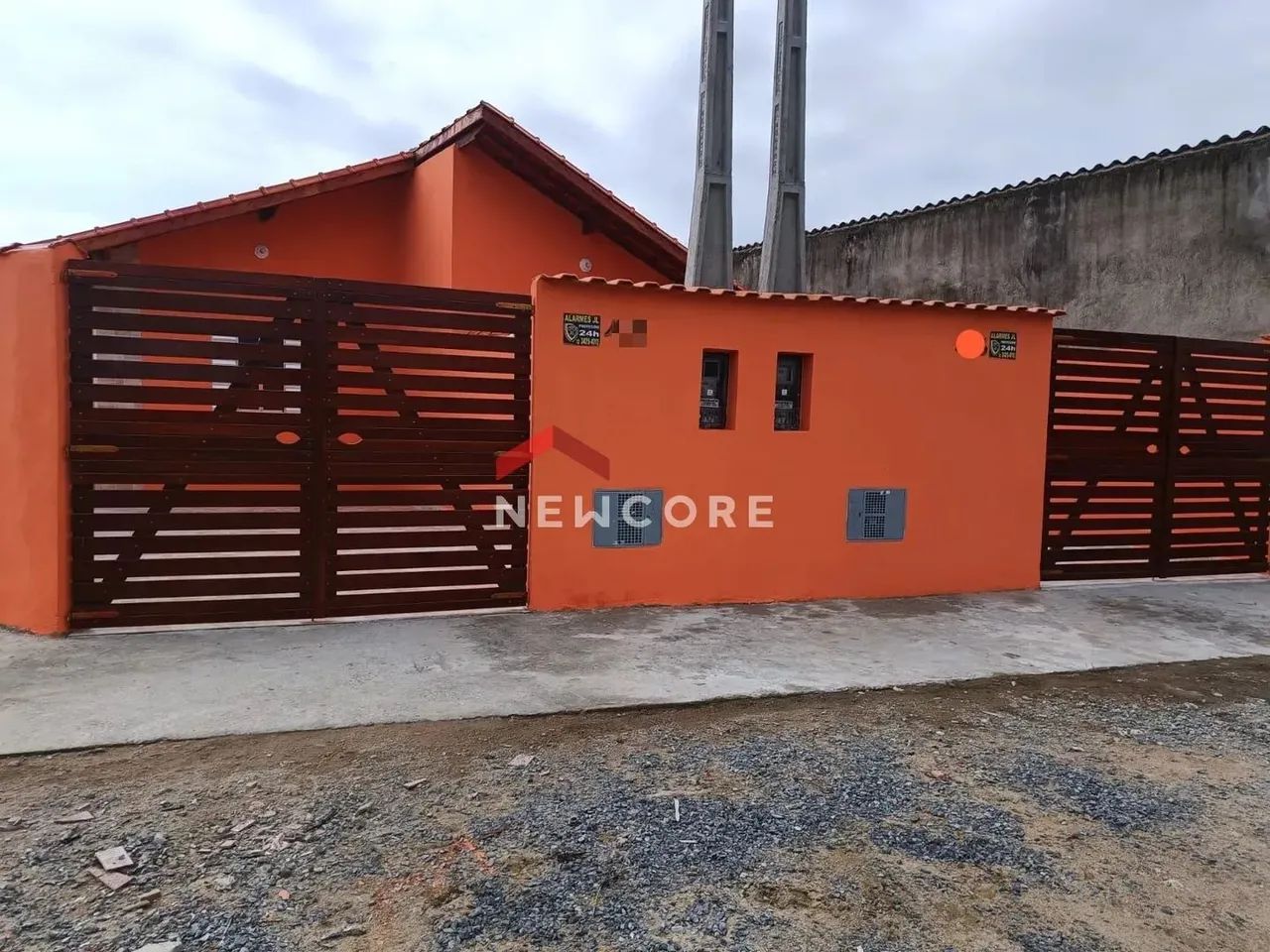 Casa em Rua das Guarirobas - Gaivota (Praia) - Itanhaém/SP