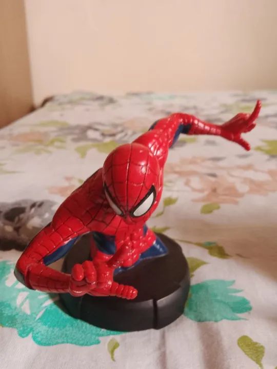 Boneco do Homem Aranha da Marvel