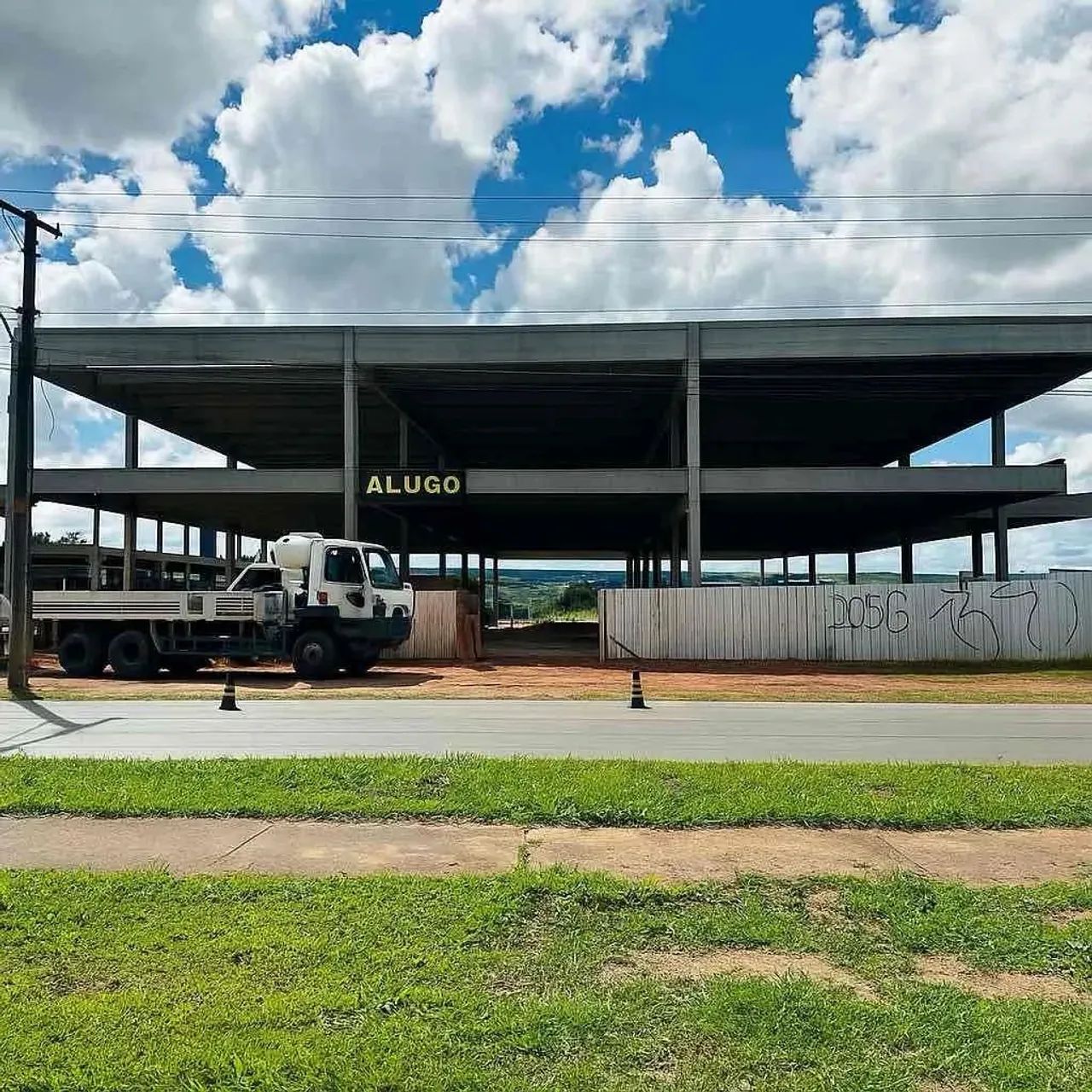 Prédio comercial para locação, 2.800 m², elevador. Ótimo ponto p/ sua empresa em localizaç