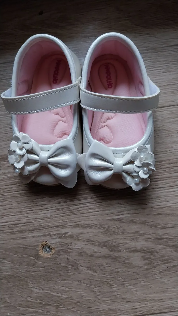 Sapatilhas Bebê Brancas com Laço